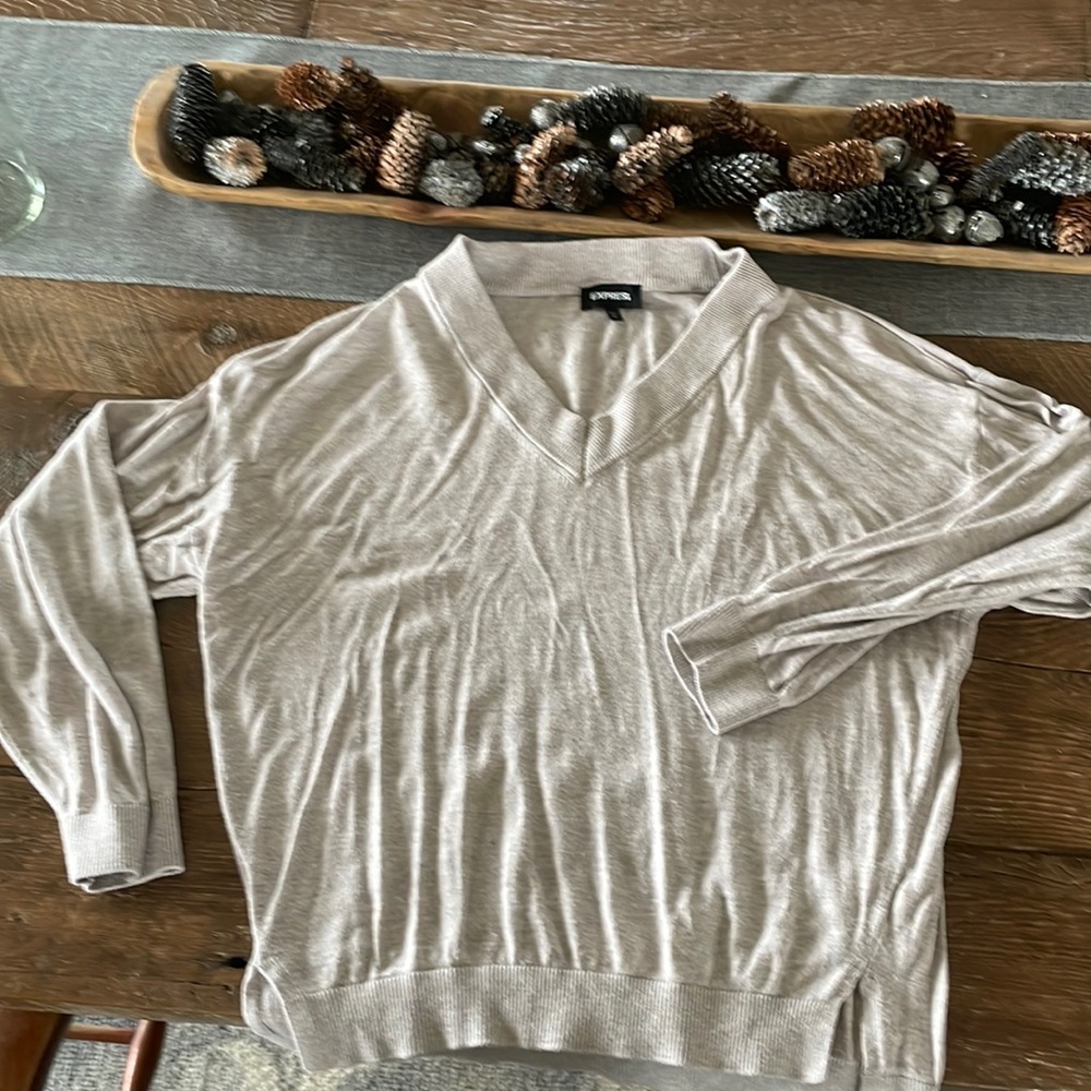 V neck sweater